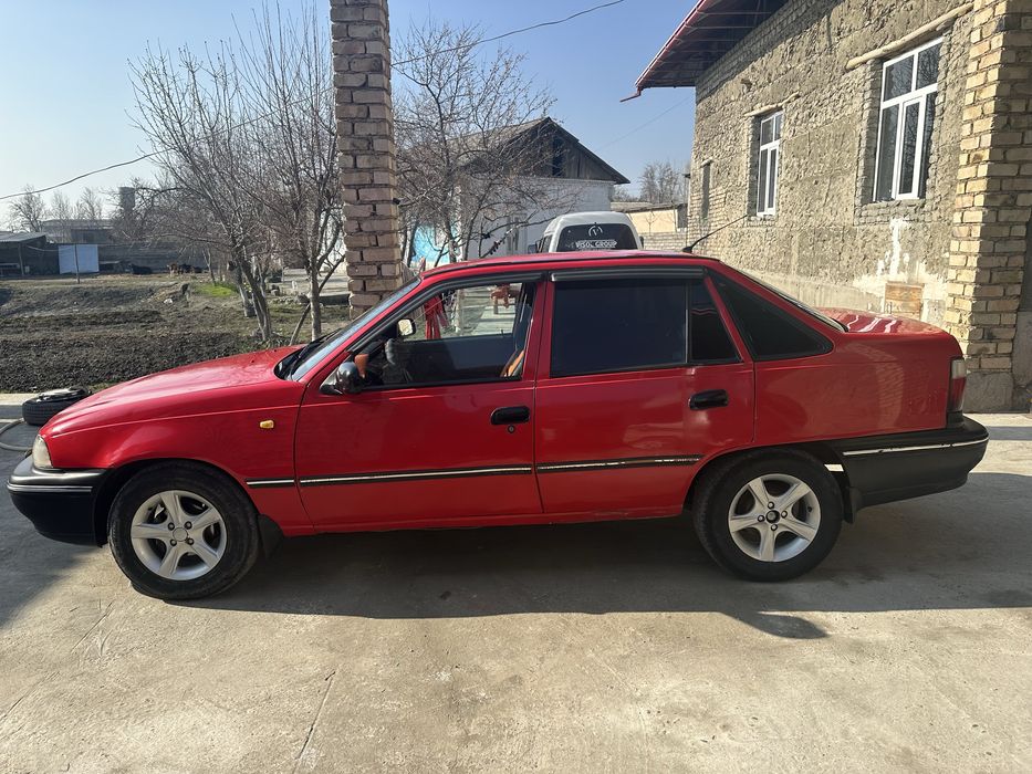 Nexia 1998 srochna sotiladi 28 milion azgina kelishiladi