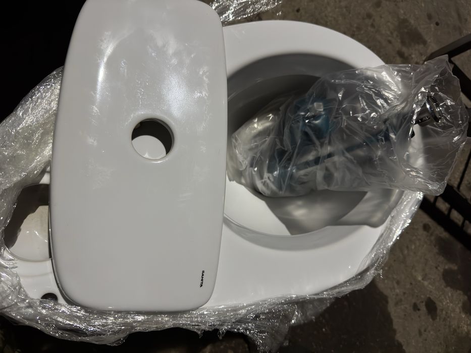 Унитаз новый прадаю