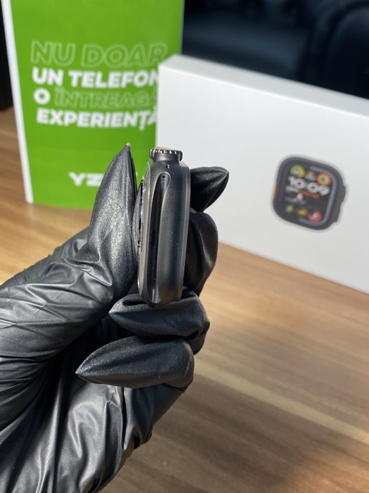 Apple Watch Ultra 2 / 49 mm / GPS / Black Titanium |