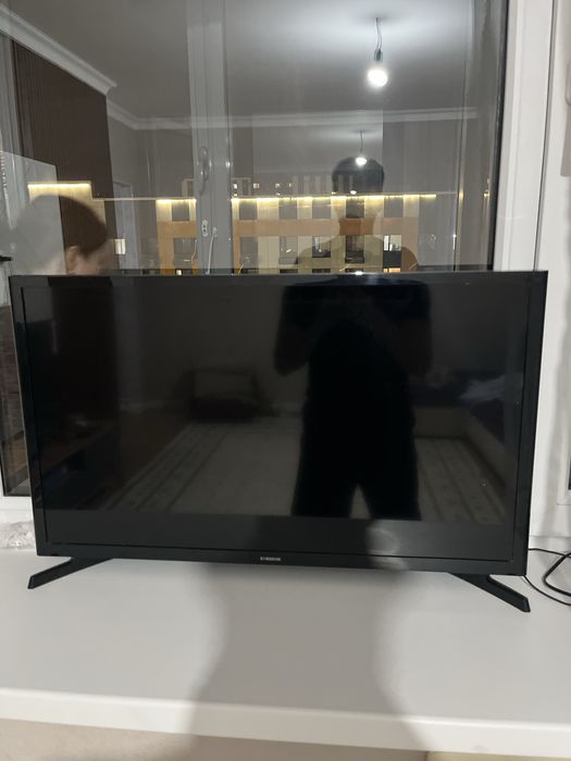 LED Телевизор Samsung UE32J4000AK