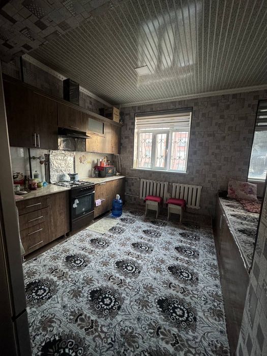 Квартира сотилади. 2 хона 83 кв.