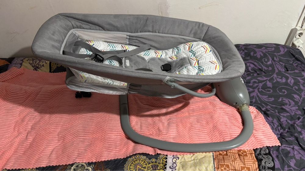 Шезлонг пулть есть ,работает хорошо