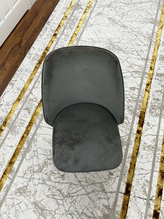 Стулья 8 штук 4000 тг