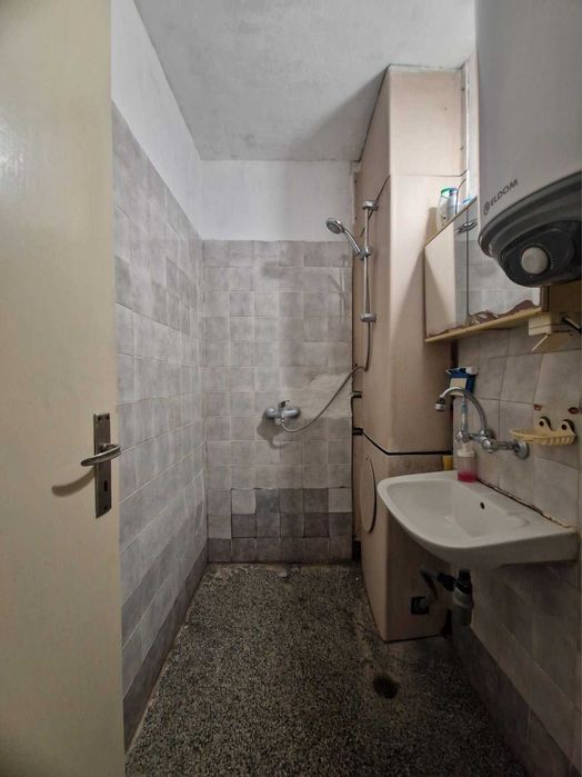 Продава се Четиристаен апартамент в Русе, Централен южен район - 99 кв.м за 1344 €/кв.м - Снимка #13