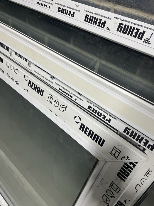 Бу витраж REHAU , отличное состояние