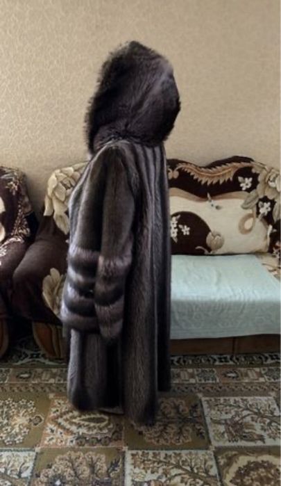 Норкавая шуба длинная.