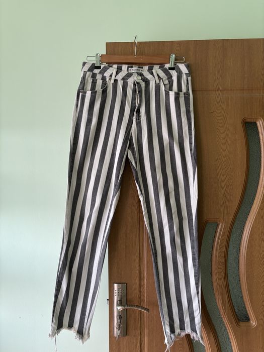 Blugi Pull&Bear, marimea 42