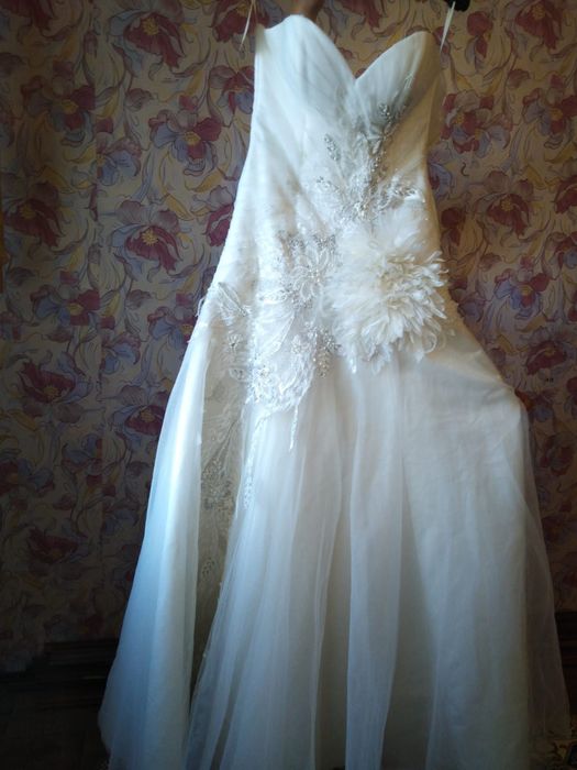 Продам платья новые