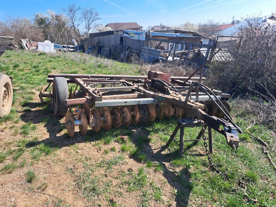 Tractor u 650 + utilaje