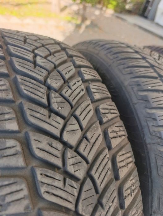 Гуми 205 60 16  и 2 броя джанти