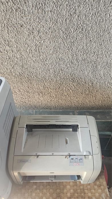 Два принтера (старенькие)