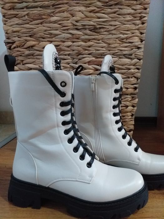 Шикозни  боти с камъни.