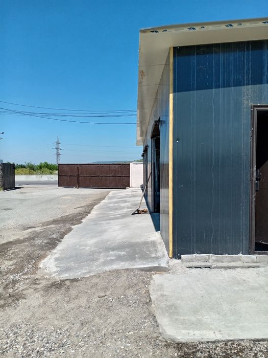 De inchiriat hala metalica