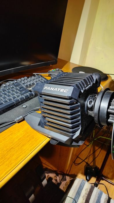 Kit Volan Fanatec DD + Pedale Fanatec + Schimbător viteze SHH Torn