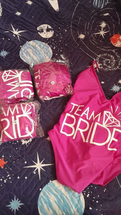 Costume bride team
