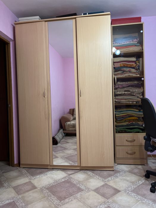 Шуба мутон с капюшоном  новая.