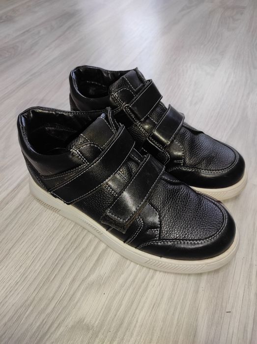 Ботинки кожаные 39рр