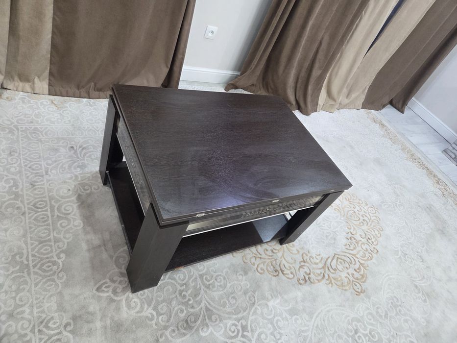 Продаю стол трансформер на колесиках