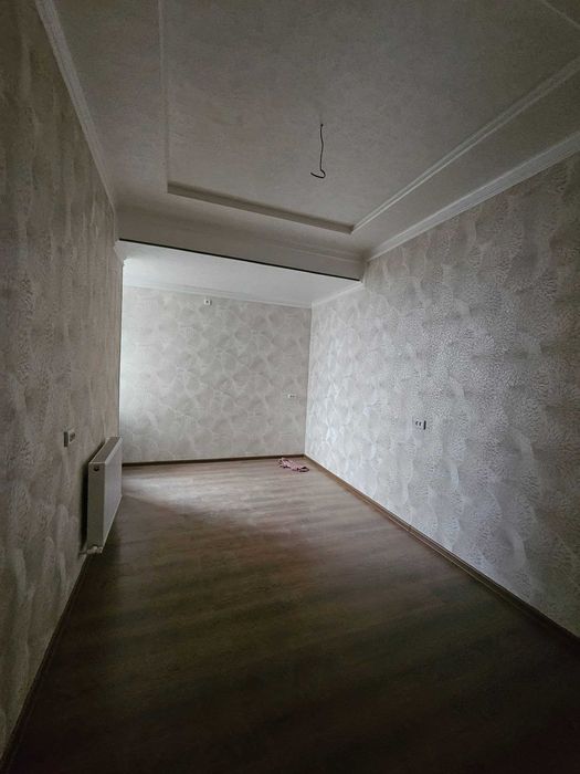 3 хоналик квартира 2 кават кирпичный дом, 7 микр, чупбозор