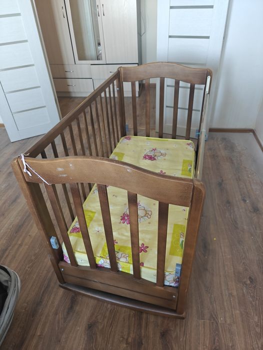 Детская кровать с матрасом