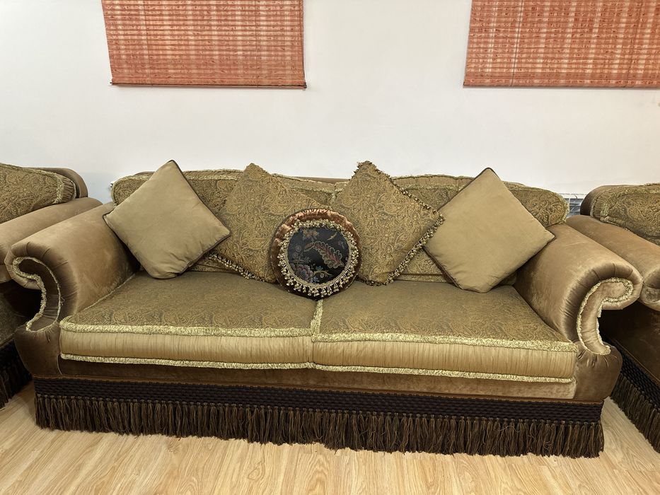 Диван и два кресла