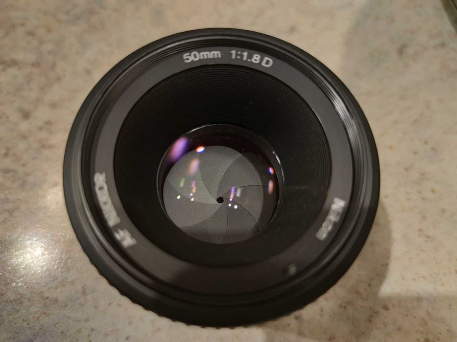 Pachet Nikon D700 si obiectiv 28-80mm