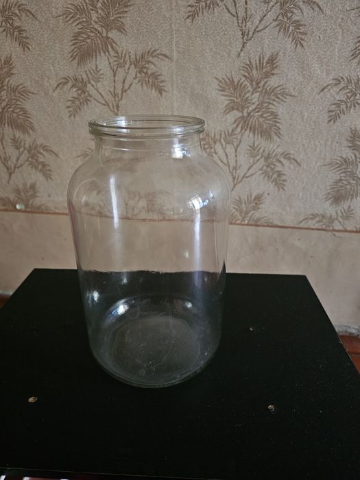 Банки 5-литровые и 3,5 литровые