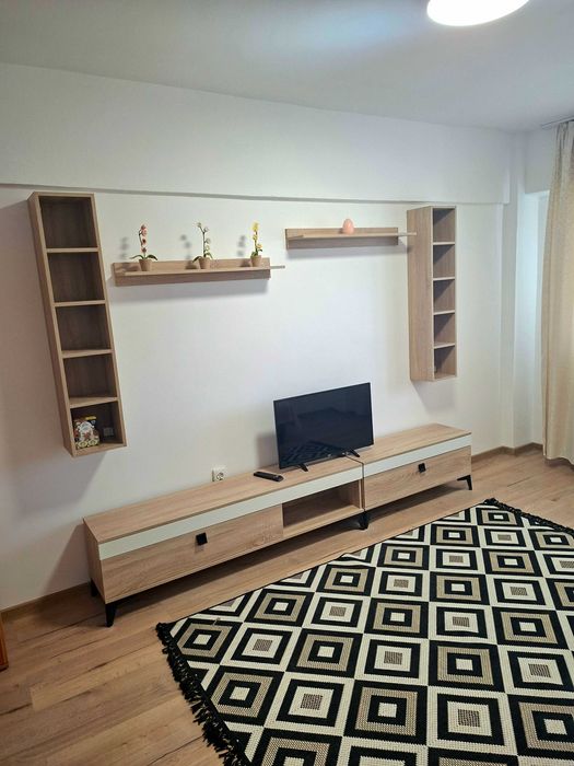 Închiriez ap 2 camere decomandate Soarelui