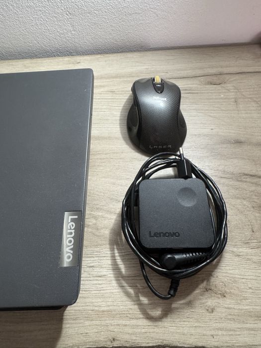 Lenovo V15-IWL i7 Gen 8 | 8GB RAM | SSD 256GB | Mouse Wireless + Cooler Hama + Încărcător+Geanta Laptop
