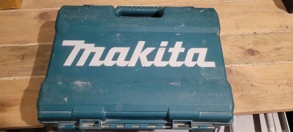 Makita.  df 331 d