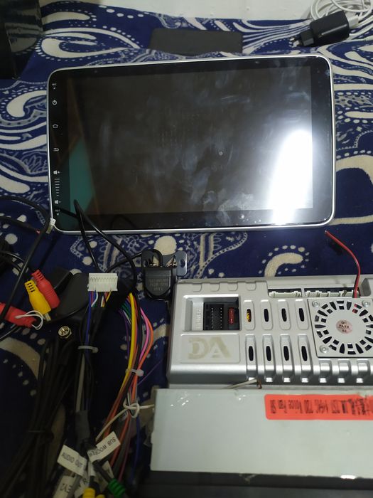 Продам автомагнитолу Android