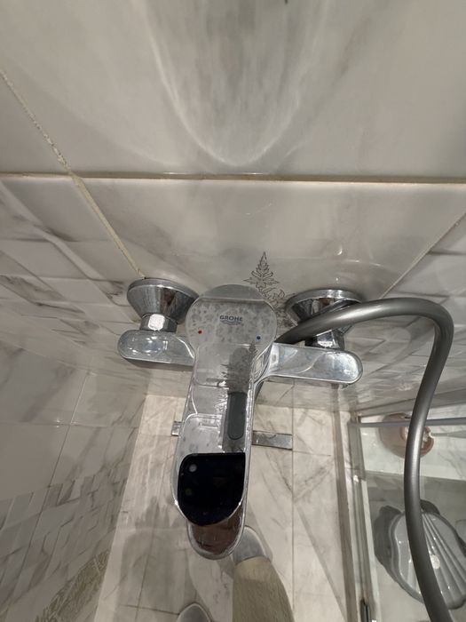 Душ кабина, умывальник