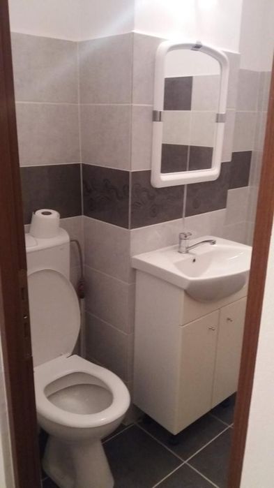 Vând Garsoniera cartier Noua