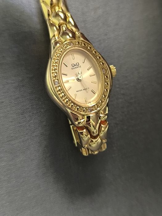 Ceas damă Q&Q Quartz auriu – funcțional, stare foarte bună