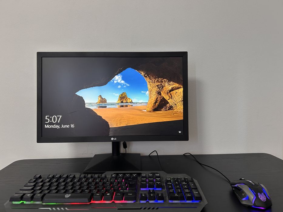 Vând PC Windows 10 pro