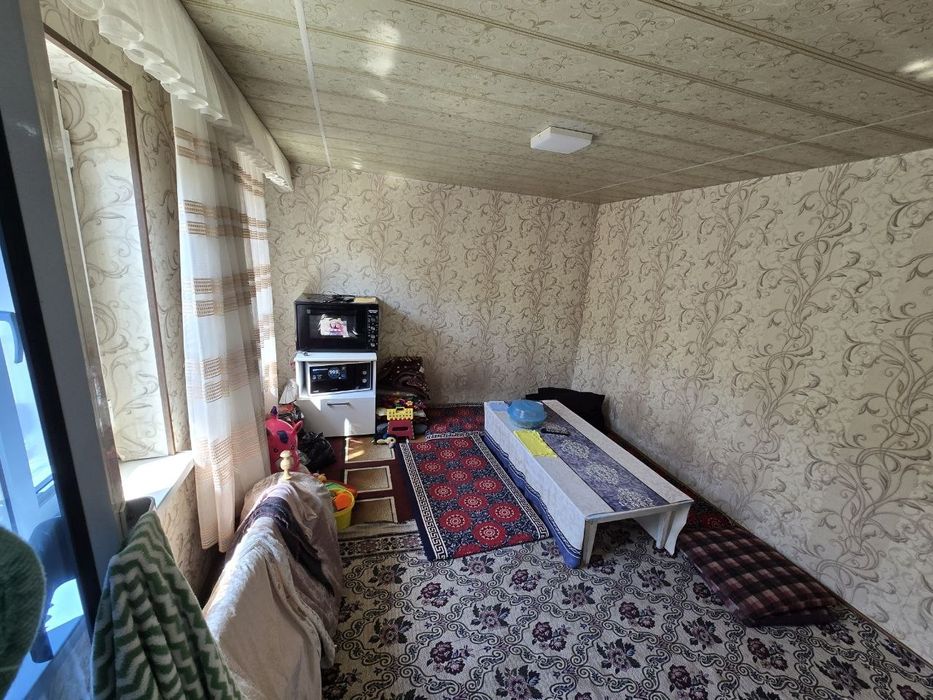 Yangiyo'lda 5,5 sotix 6 xonali uy sotiladi