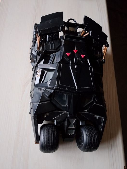 Для фанатов комиксов DC  Бетмобиль