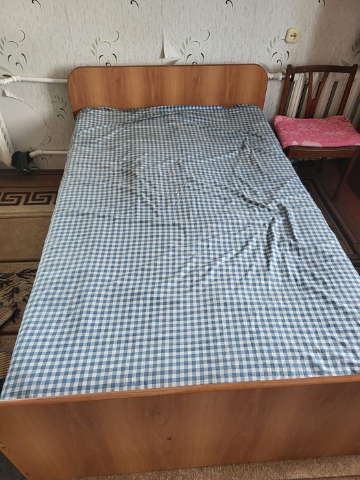 Отдам даром кровать