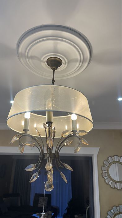 Candelabru elegant cu cristale – Stil clasic – 3 surse – Abajur textil