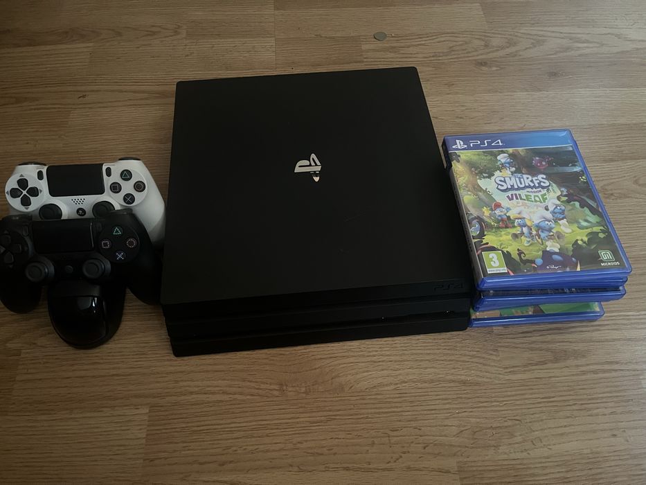 Продавам PlayStation 4