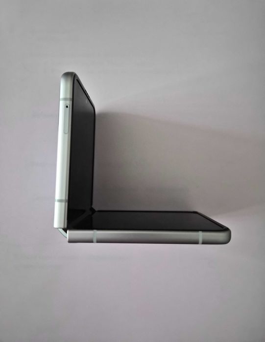 Samsung Galaxy Z Flip 3 5G Lavender – 128GB