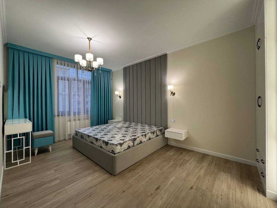 Гостиница Россия! Сдается новая 3-ком в центре города! Новостройка