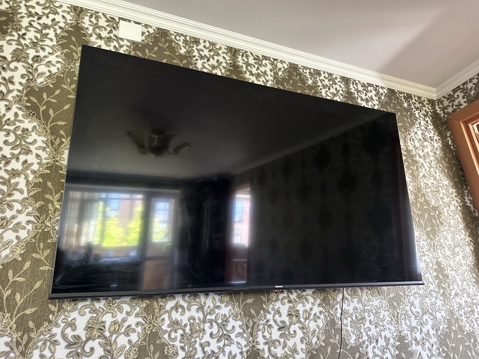 Телевизор Hisense 65E7Q 165 см черный
