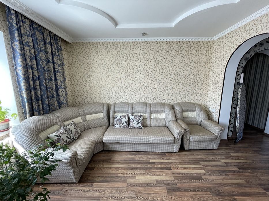 Продается диван в хорошем состоянии