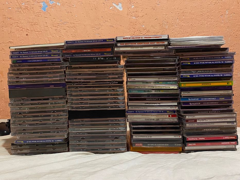 Продавам 140 диска