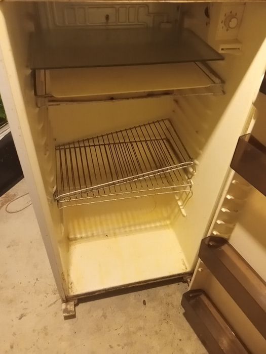 Продам холодильник,отлично работает.
