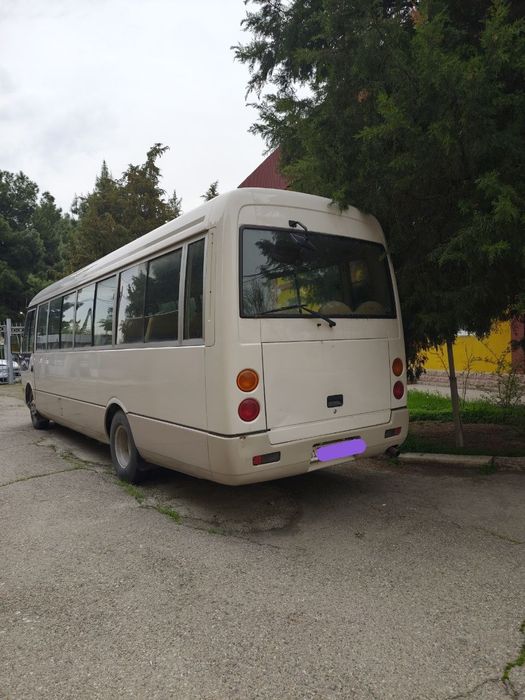 Mitsubisi fuso автобус сотилади 2009 йил дизель, холати яхши
