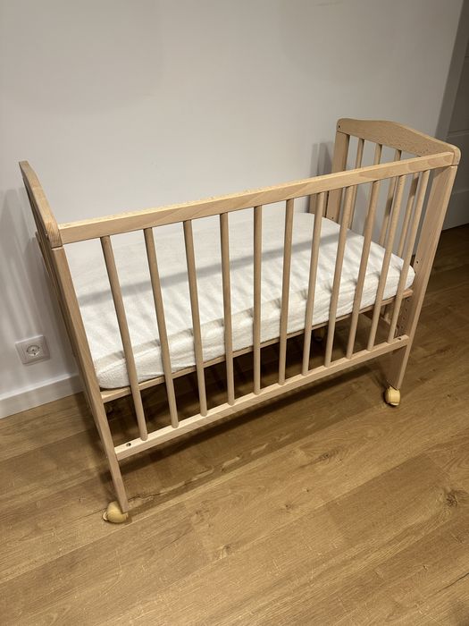 Patut din lemn 2 in 1 cu functie co-sleeper – Waldin 40x90 / 55x90 cm