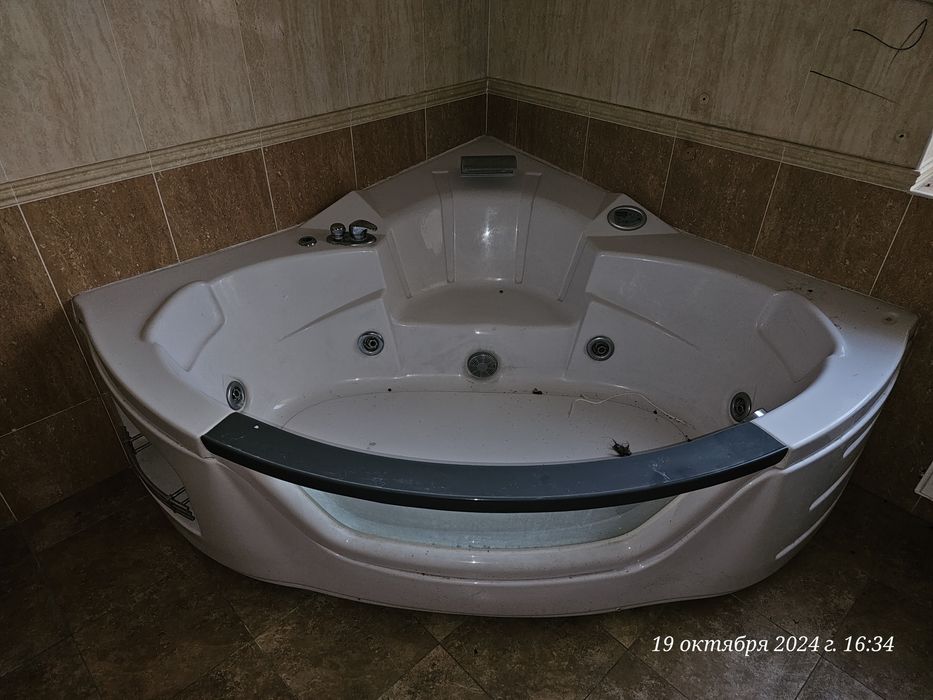 Ванна джакузи, раковина