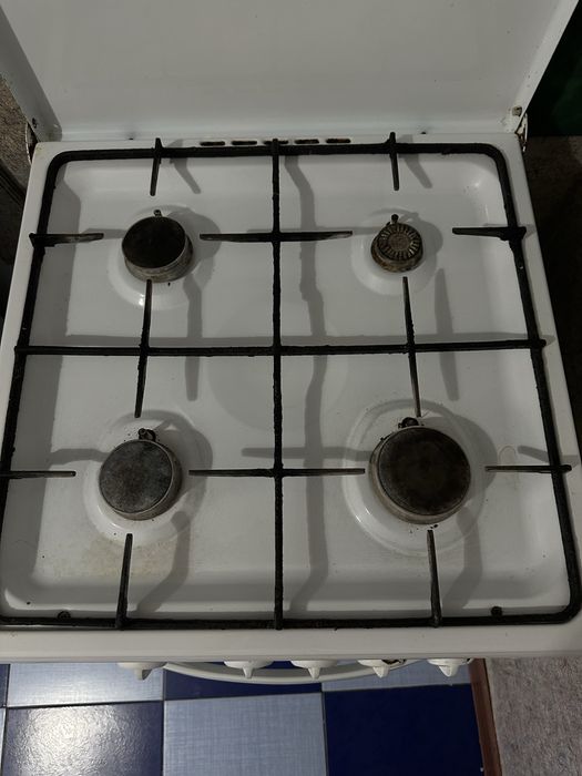 Продам газовую плиту б/у